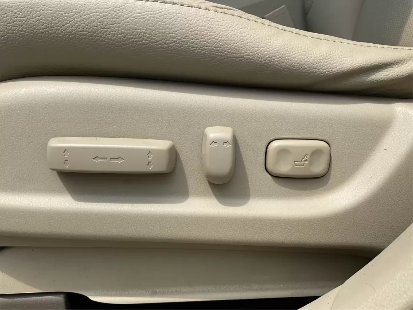 2014 Acura RDX Base (5J8TB3H39EL) with an Other engine, located at 1099 N County Rd 25A, Troy, OH, 45373, (937) 908-9800, 40.057079, -84.212883 - Unleash the perfect blend of comfort and versatility with the 2014 Acura RDX, a crossover that caters to both your daily grind and weekend adventures. Whether you're a growing family seeking spaciousness, a commuter looking for reliability, or a weekend warrior ready for road trips, this vehicle has - Photo#16