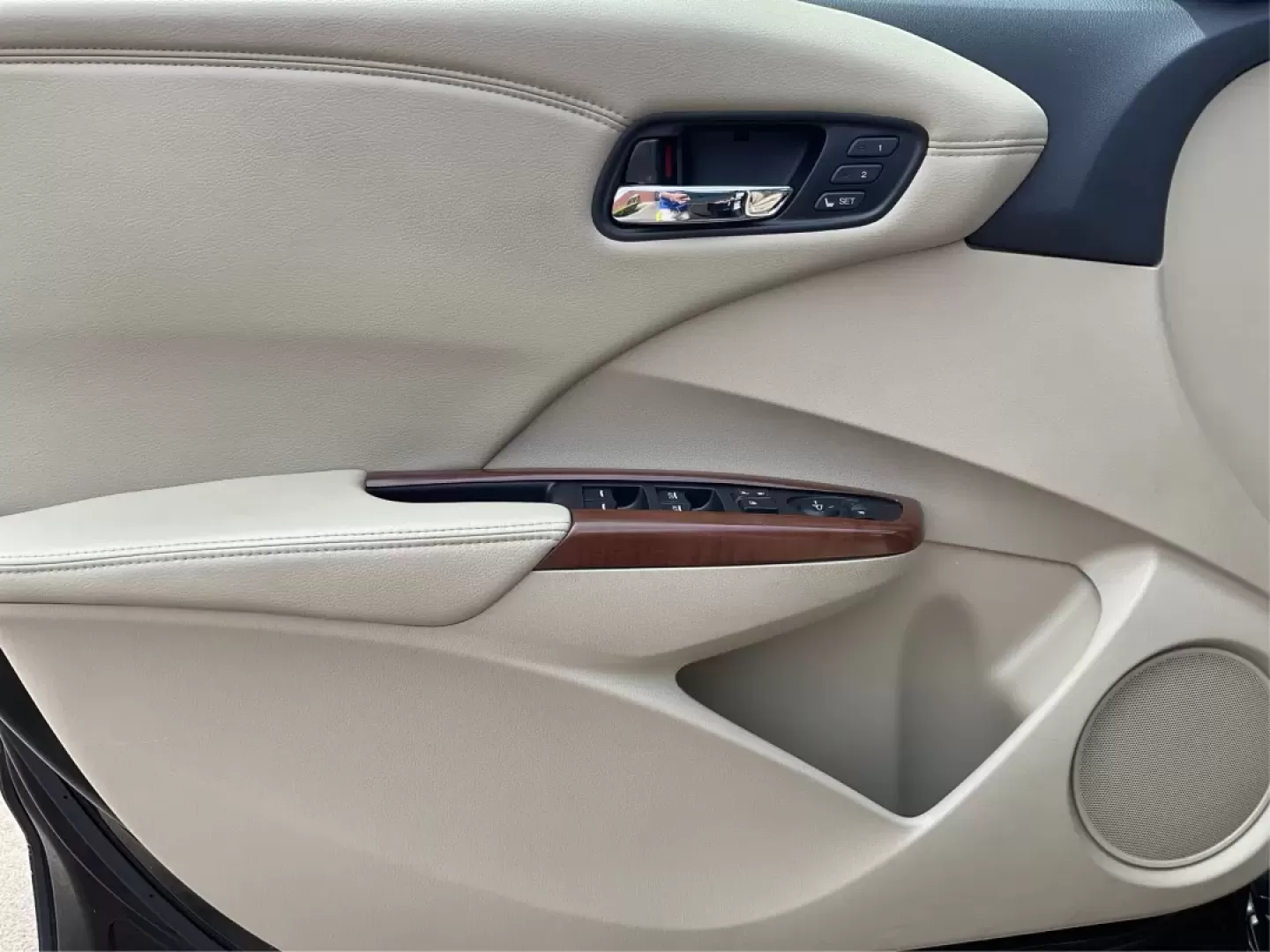 2014 Acura RDX Base (5J8TB3H39EL) with an Other engine, located at 1099 N County Rd 25A, Troy, OH, 45373, (937) 908-9800, 40.057079, -84.212883 - Unleash the perfect blend of comfort and versatility with the 2014 Acura RDX, a crossover that caters to both your daily grind and weekend adventures. Whether you're a growing family seeking spaciousness, a commuter looking for reliability, or a weekend warrior ready for road trips, this vehicle has - Photo#17