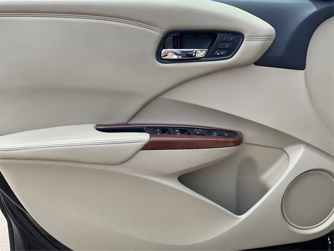 2014 Acura RDX Base (5J8TB3H39EL) with an Other engine, located at 1099 N County Rd 25A , Troy, OH, 45373, (937) 908-9800, 40.057079, -84.212883 - Photo#17