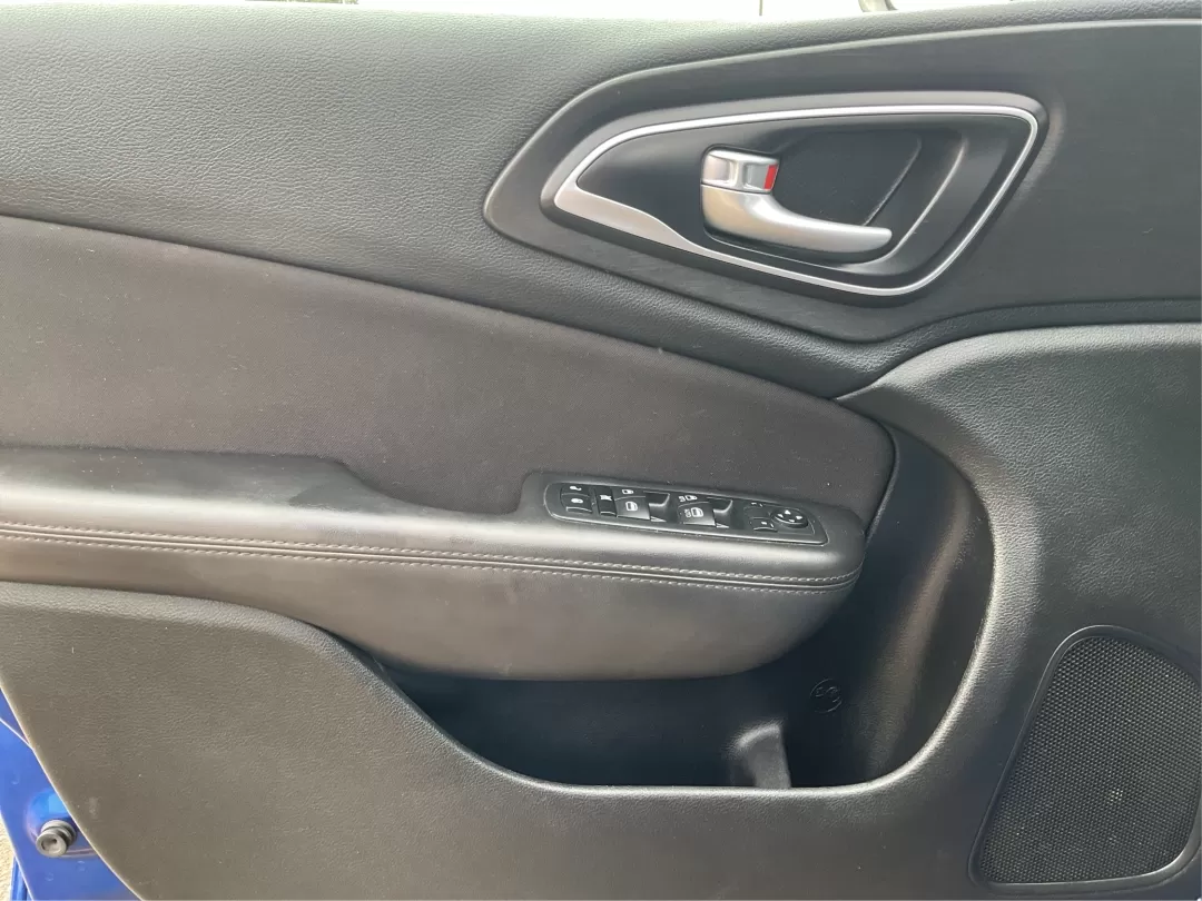 2015 Chrysler 200 Limited (1C3CCCAB1FN) with an Other engine, located at 1099 N County Rd 25A , Troy, OH, 45373, (937) 908-9800, 40.057079, -84.212883 - **Explore the Open Road with Comfort and Style in a 2015 Chrysler 200 Limited** <br /> <br /> Are you ready to elevate your daily commutes or weekend getaways? This 2015 Chrysler 200 Limited, available at Advantage Car and Credit in Fairborn, OH, is the perfect sedan for both city driving and long t - Photo#17