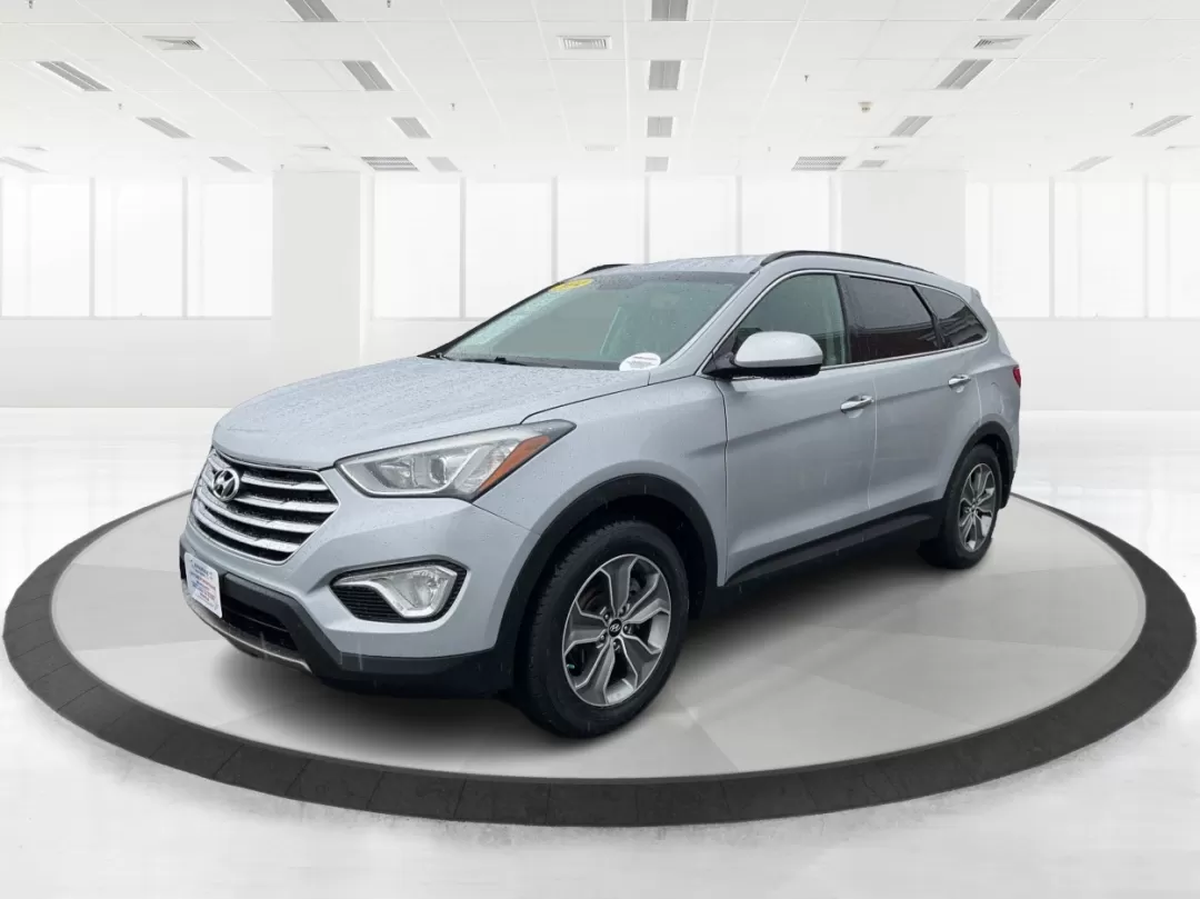 2014 Hyundai Santa Fe GLS (KM8SM4HF5EU) with an Lambda II 3.3L V-6 gasoline direct injection engine, located at 8750 N County Rd 25A, Piqua, OH, 45356, (937) 908-9800, 40.164391, -84.232513 - Looking for the perfect SUV to complement your busy lifestyle? Look no further than the 2014 Hyundai Santa Fe GLS, a vehicle designed for families, adventurers, and commuters alike. This reliable SUV, available at Advantage Car and Credit in Fairborn, OH, provides ample space, comfort, and modern fe - Photo#7