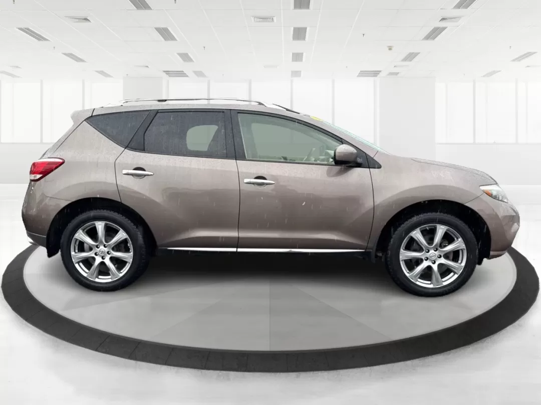 2014 Nissan Murano LE (JN8AZ1MW9EW) with an 3.5L V-6 DOHC engine, located at 1951 S Dayton Lakeview Rd., New Carlisle, OH, 45344, (937) 908-9800, 39.890999, -84.050255 - **Explore Adventure and Comfort with the 2014 Nissan Murano LE in Tinted Bronze Metallic!**<br /> <br /> Are you and your family ready for your next adventure? Whether it's a weekend getaway to the nearby Wright-Patterson Air Force Base or daily commutes through Fairborn, the 2014 Nissan Murano LE i - Photo#1