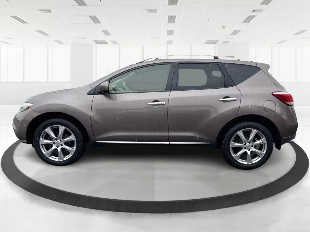 2014 Nissan Murano LE (JN8AZ1MW9EW) with an 3.5L V-6 DOHC engine, located at 1951 S Dayton Lakeview Rd., New Carlisle, OH, 45344, (937) 908-9800, 39.890999, -84.050255 - **Explore Adventure and Comfort with the 2014 Nissan Murano LE in Tinted Bronze Metallic!**<br /> <br /> Are you and your family ready for your next adventure? Whether it's a weekend getaway to the nearby Wright-Patterson Air Force Base or daily commutes through Fairborn, the 2014 Nissan Murano LE i - Photo#5