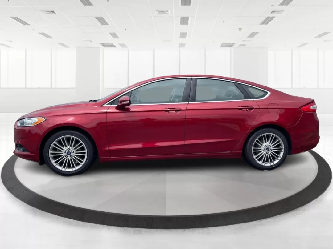 2016 Ford Fusion SE (3FA6P0HD7GR) with an Other engine, located at 880 E. National Road, Vandalia, OH, 45377, (937) 908-9800, 39.891918, -84.183594 - Experience the perfect blend of style, comfort, and reliability with this 2016 Ford Fusion SE, available now at Advantage Car and Credit in Fairborn, OH. Whether you're a commuter navigating the busy streets of downtown Fairborn or a growing family looking for a dependable vehicle for your weekend a - Photo#4