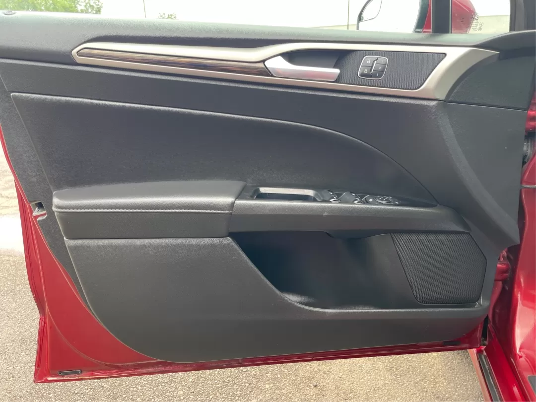 2016 Ford Fusion SE (3FA6P0HD7GR) with an Other engine, located at 880 E. National Road, Vandalia, OH, 45377, (937) 908-9800, 39.891918, -84.183594 - Experience the perfect blend of style, comfort, and reliability with this 2016 Ford Fusion SE, available now at Advantage Car and Credit in Fairborn, OH. Whether you're a commuter navigating the busy streets of downtown Fairborn or a growing family looking for a dependable vehicle for your weekend a - Photo#17