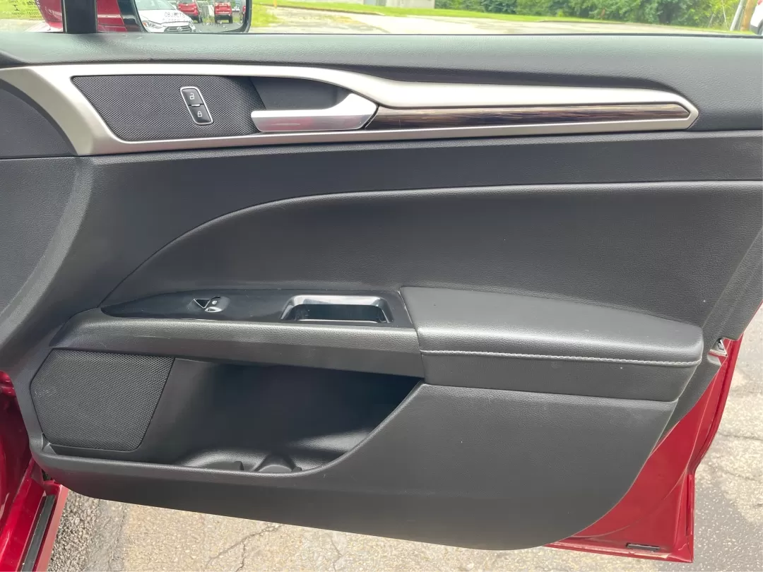 2016 Ford Fusion SE (3FA6P0HD7GR) with an Other engine, located at 880 E. National Road, Vandalia, OH, 45377, (937) 908-9800, 39.891918, -84.183594 - Experience the perfect blend of style, comfort, and reliability with this 2016 Ford Fusion SE, available now at Advantage Car and Credit in Fairborn, OH. Whether you're a commuter navigating the busy streets of downtown Fairborn or a growing family looking for a dependable vehicle for your weekend a - Photo#18