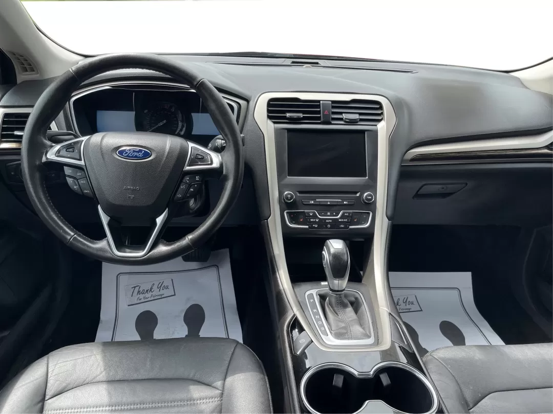 2016 Ford Fusion SE (3FA6P0HD7GR) with an Other engine, located at 880 E. National Road, Vandalia, OH, 45377, (937) 908-9800, 39.891918, -84.183594 - Experience the perfect blend of style, comfort, and reliability with this 2016 Ford Fusion SE, available now at Advantage Car and Credit in Fairborn, OH. Whether you're a commuter navigating the busy streets of downtown Fairborn or a growing family looking for a dependable vehicle for your weekend a - Photo#19