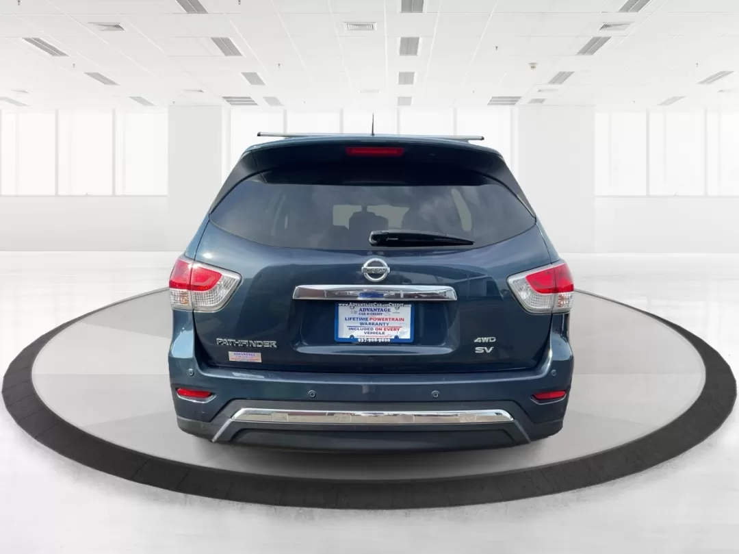 2013 Nissan Pathfinder SV (5N1AR2MM5DC) with an 3.5L V-6 DOHC engine, located at 1230 East Main St, Xenia, OH, 45385, (937) 908-9800, 39.688026, -83.910172 - Photo#3