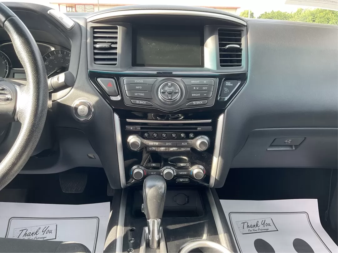 2013 Nissan Pathfinder SV (5N1AR2MM5DC) with an 3.5L V-6 DOHC engine, located at 1230 East Main St, Xenia, OH, 45385, (937) 908-9800, 39.688026, -83.910172 - Photo#12