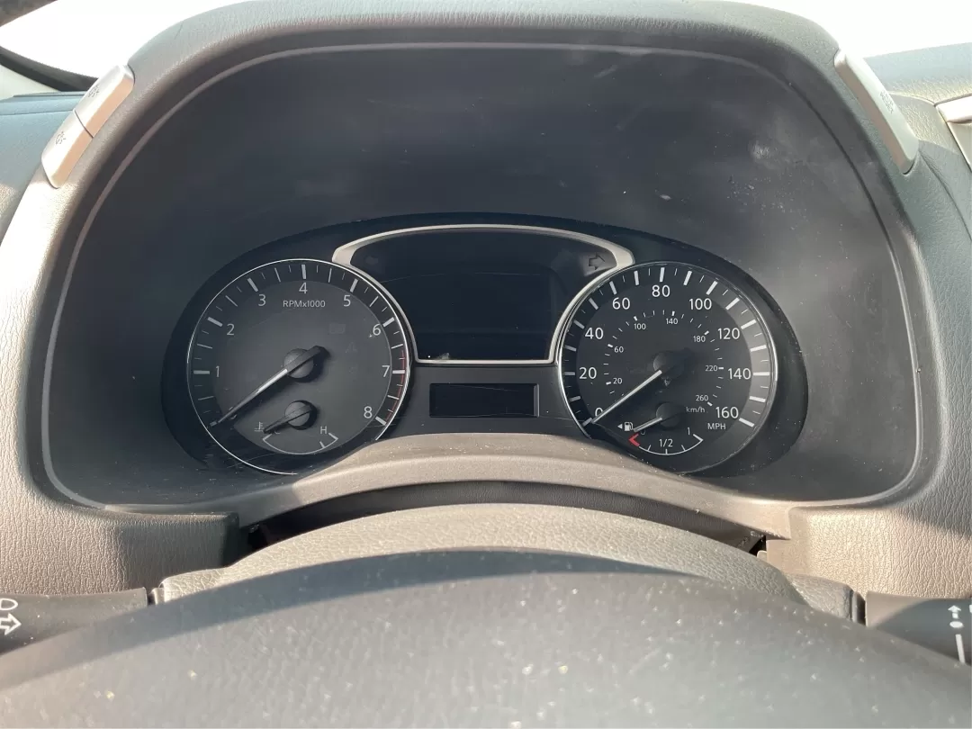 2013 Nissan Pathfinder SV (5N1AR2MM5DC) with an 3.5L V-6 DOHC engine, located at 1230 East Main St, Xenia, OH, 45385, (937) 908-9800, 39.688026, -83.910172 - Photo#14