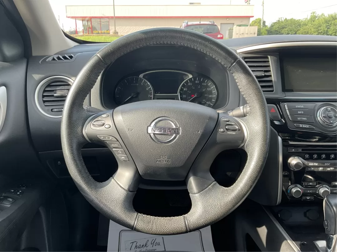 2013 Nissan Pathfinder SV (5N1AR2MM5DC) with an 3.5L V-6 DOHC engine, located at 1230 East Main St, Xenia, OH, 45385, (937) 908-9800, 39.688026, -83.910172 - Photo#15