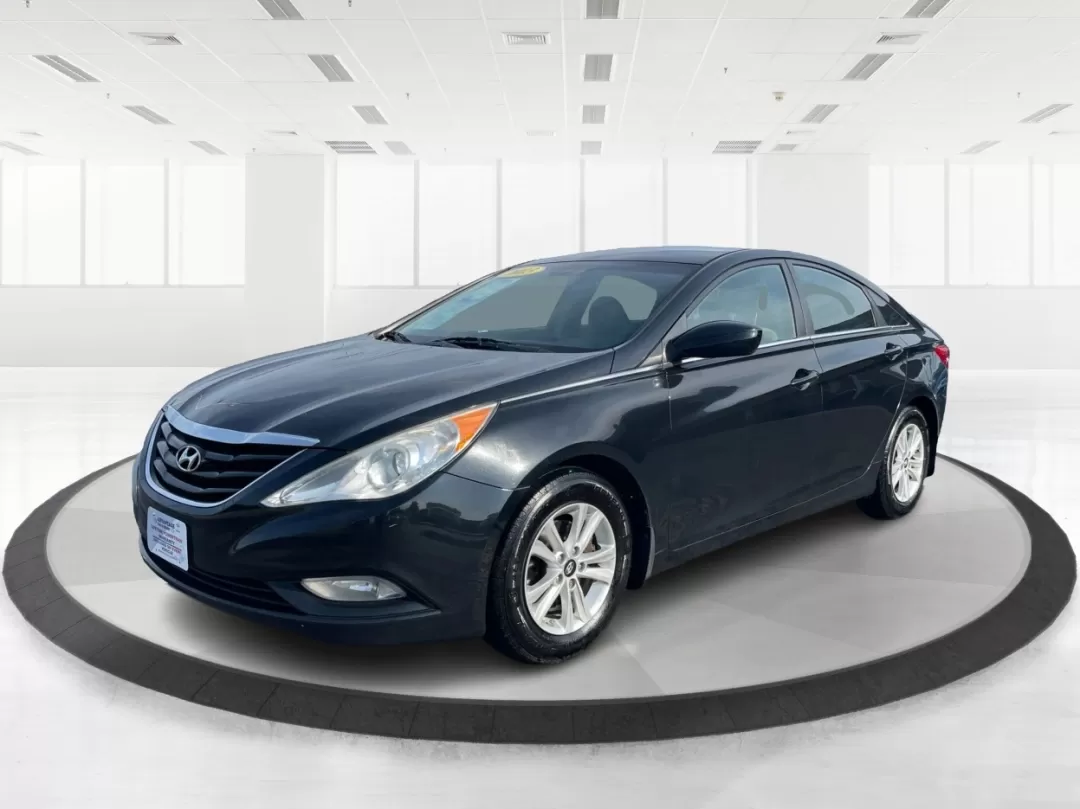 2013 Hyundai Sonata GLS (5NPEB4AC6DH) with an 2.4L I-4 gasoline direct injection engine, located at 401 Woodman Dr, Riverside, OH, 45431, (937) 908-9800, 39.760899, -84.123421 - Photo#7