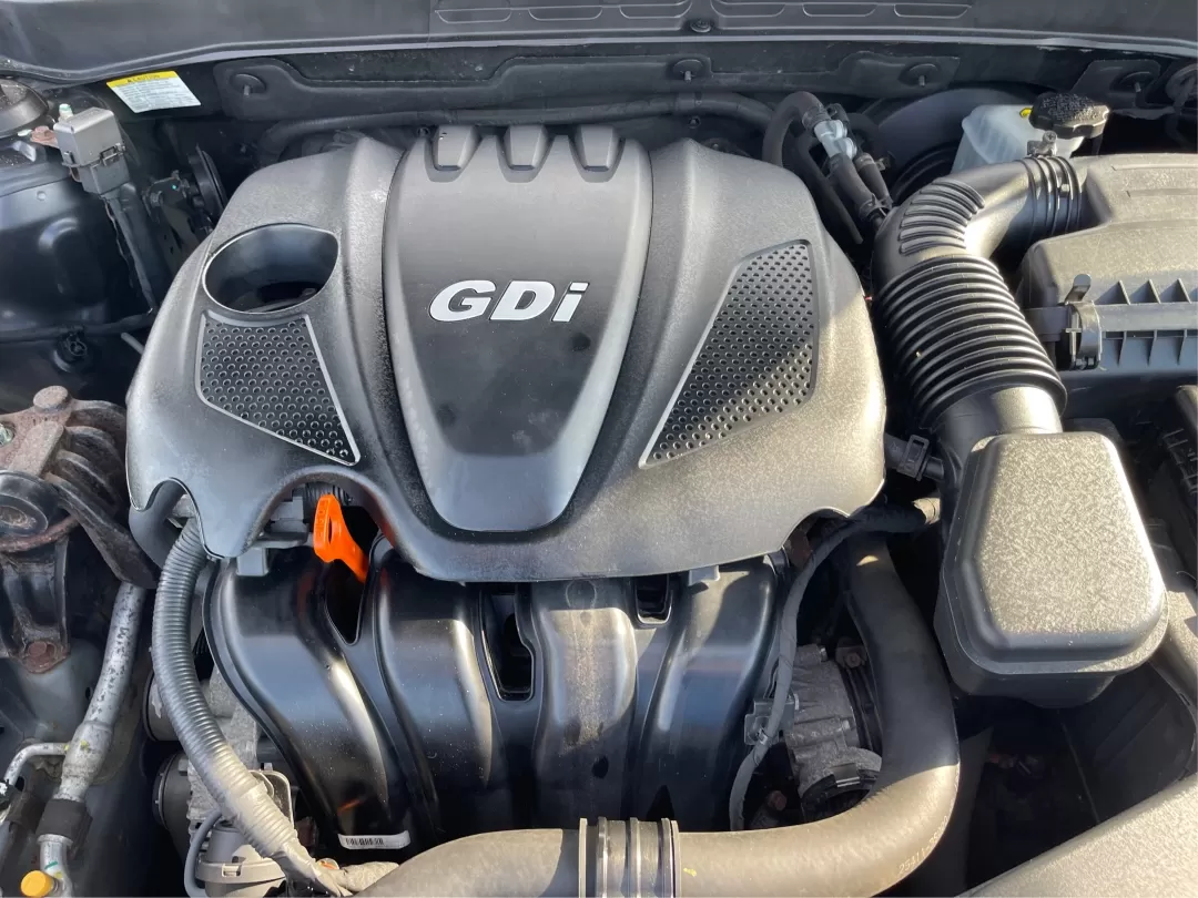 2013 Hyundai Sonata GLS (5NPEB4AC6DH) with an 2.4L I-4 gasoline direct injection engine, located at 401 Woodman Dr, Riverside, OH, 45431, (937) 908-9800, 39.760899, -84.123421 - Photo#10