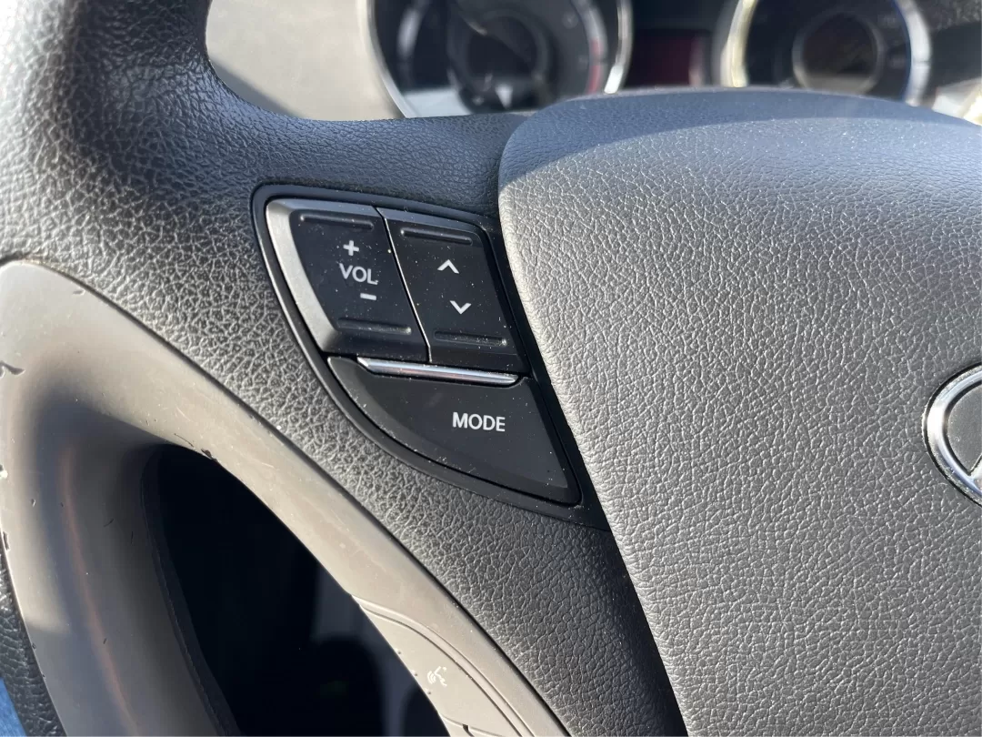 2013 Hyundai Sonata GLS (5NPEB4AC6DH) with an 2.4L I-4 gasoline direct injection engine, located at 401 Woodman Dr, Riverside, OH, 45431, (937) 908-9800, 39.760899, -84.123421 - Photo#15