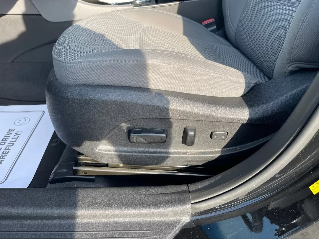 2013 Hyundai Sonata GLS (5NPEB4AC6DH) with an 2.4L I-4 gasoline direct injection engine, located at 401 Woodman Dr, Riverside, OH, 45431, (937) 908-9800, 39.760899, -84.123421 - Photo#17