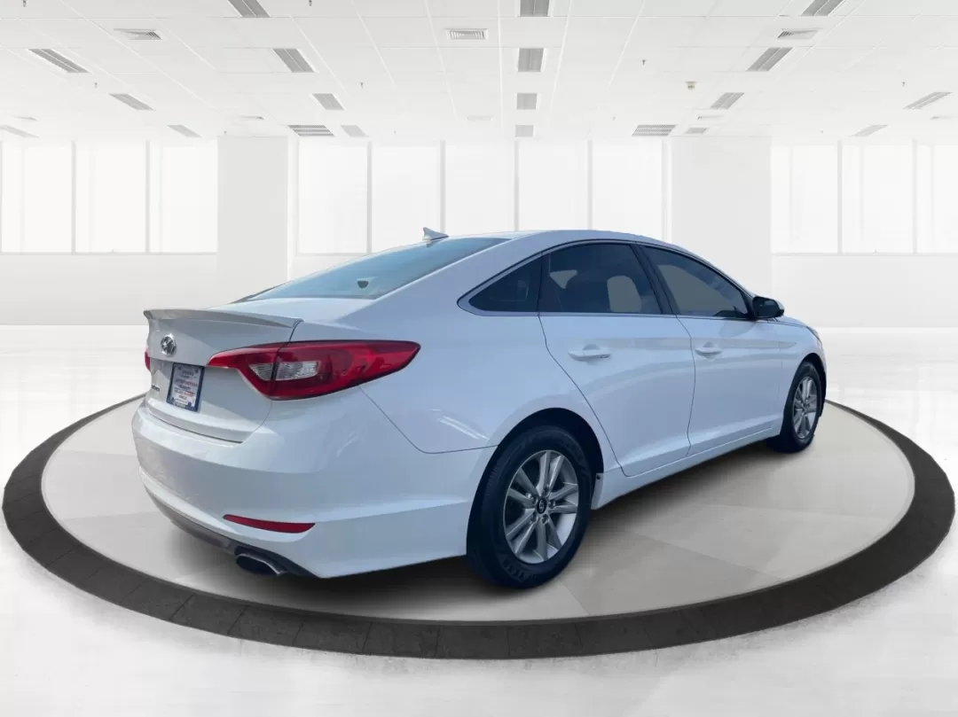 2017 Hyundai Sonata Base (5NPE24AF6HH) with an Other engine, located at 1230 East Main St, Xenia, OH, 45385, (937) 908-9800, 39.688026, -83.910172 - Photo#2