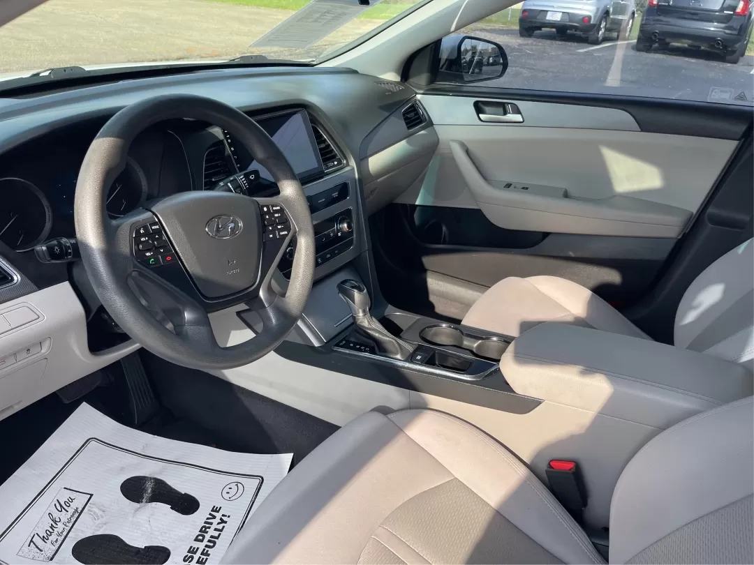 2017 Hyundai Sonata Base (5NPE24AF6HH) with an Other engine, located at 1230 East Main St, Xenia, OH, 45385, (937) 908-9800, 39.688026, -83.910172 - Photo#8
