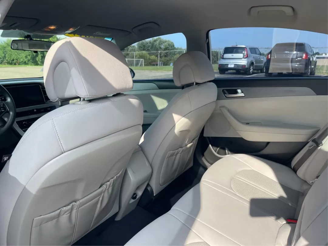 2017 Hyundai Sonata Base (5NPE24AF6HH) with an Other engine, located at 1230 East Main St, Xenia, OH, 45385, (937) 908-9800, 39.688026, -83.910172 - Photo#9