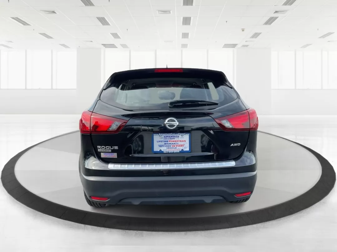 2017 Nissan Rogue S (JN1BJ1CR3HW) with an 2L I-4 gasoline direct injection engine, located at 1951 S Dayton Lakeview Rd., New Carlisle, OH, 45344, (937) 908-9800, 39.890999, -84.050255 - Photo#3