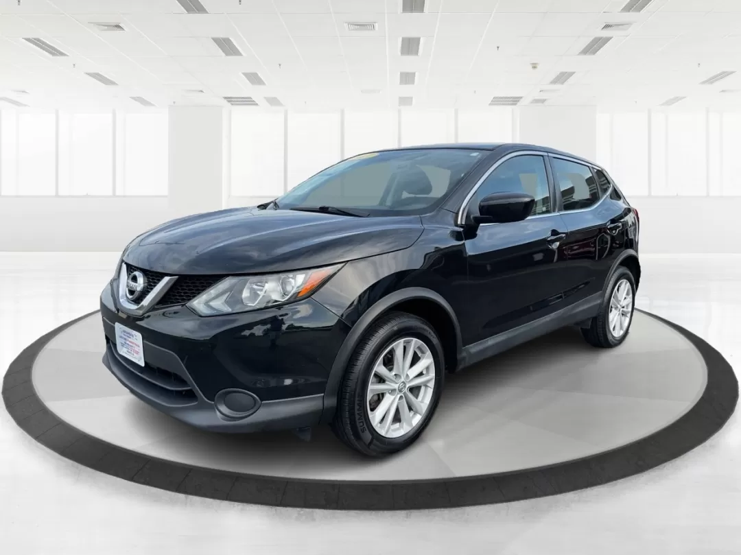 2017 Nissan Rogue S (JN1BJ1CR3HW) with an 2L I-4 gasoline direct injection engine, located at 1951 S Dayton Lakeview Rd., New Carlisle, OH, 45344, (937) 908-9800, 39.890999, -84.050255 - Photo#7
