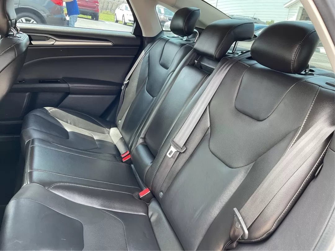 2013 Ford Fusion Titanium (3FA6P0D93DR) with an EcoBoost 2L I-4 gasoline direct injection engine, located at 1230 East Main St, Xenia, OH, 45385, (937) 908-9800, 39.688026, -83.910172 - Photo#9