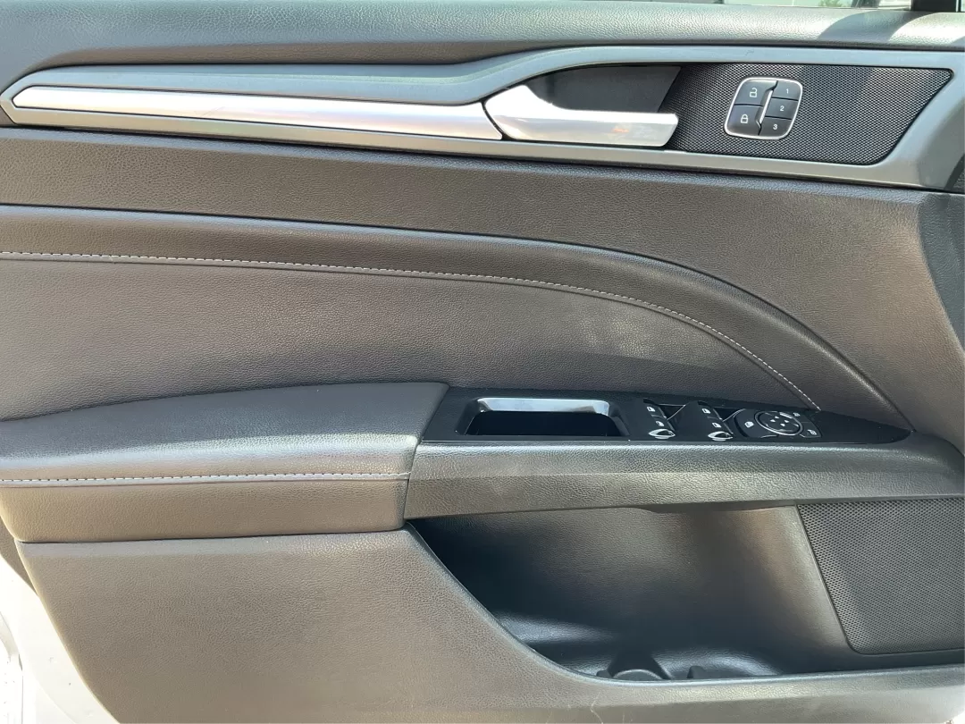 2013 Ford Fusion Titanium (3FA6P0D93DR) with an EcoBoost 2L I-4 gasoline direct injection engine, located at 1230 East Main St, Xenia, OH, 45385, (937) 908-9800, 39.688026, -83.910172 - Photo#17