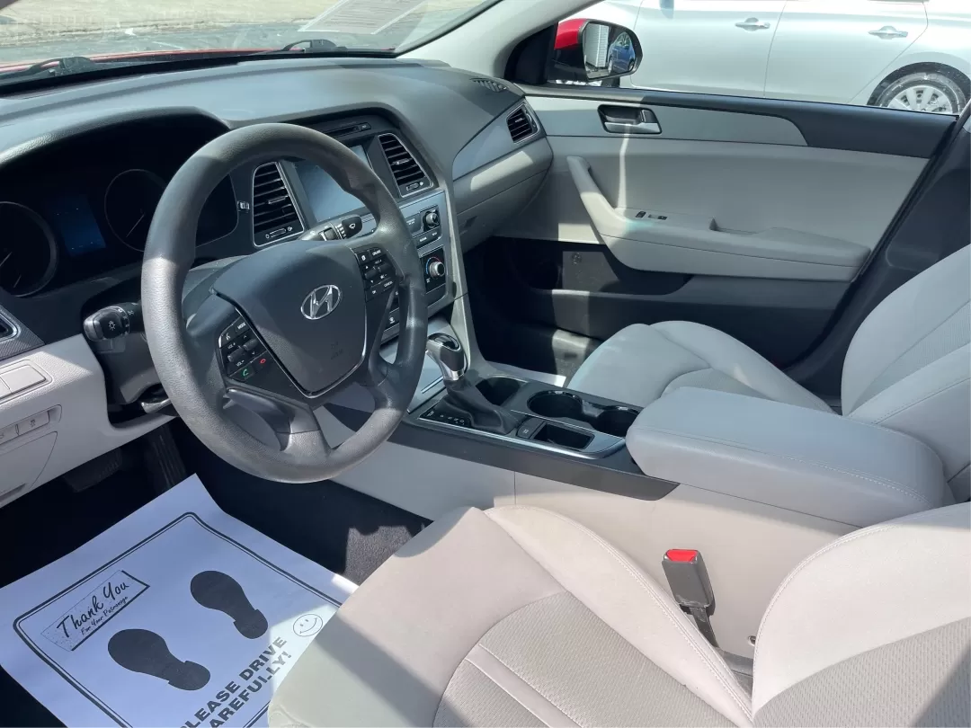 2017 Hyundai Sonata SE (5NPE24AF7HH) with an 2.4L I-4 gasoline direct injection engine, located at 880 E. National Road, Vandalia, OH, 45377, (937) 908-9800, 39.891918, -84.183594 - Photo#8