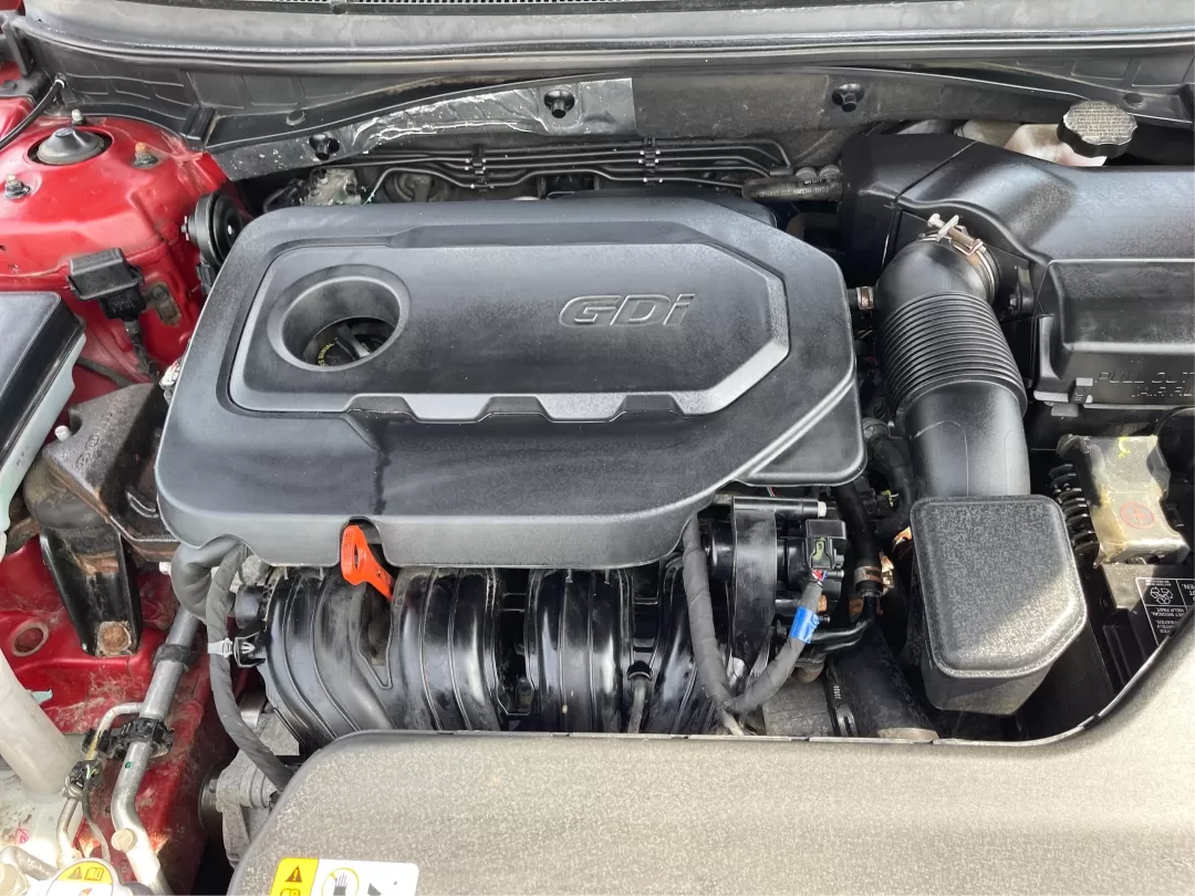 2017 Hyundai Sonata SE (5NPE24AF7HH) with an 2.4L I-4 gasoline direct injection engine, located at 880 E. National Road, Vandalia, OH, 45377, (937) 908-9800, 39.891918, -84.183594 - Photo#10