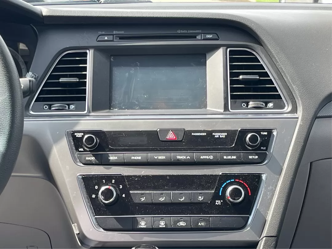 2017 Hyundai Sonata SE (5NPE24AF7HH) with an 2.4L I-4 gasoline direct injection engine, located at 880 E. National Road, Vandalia, OH, 45377, (937) 908-9800, 39.891918, -84.183594 - Photo#12