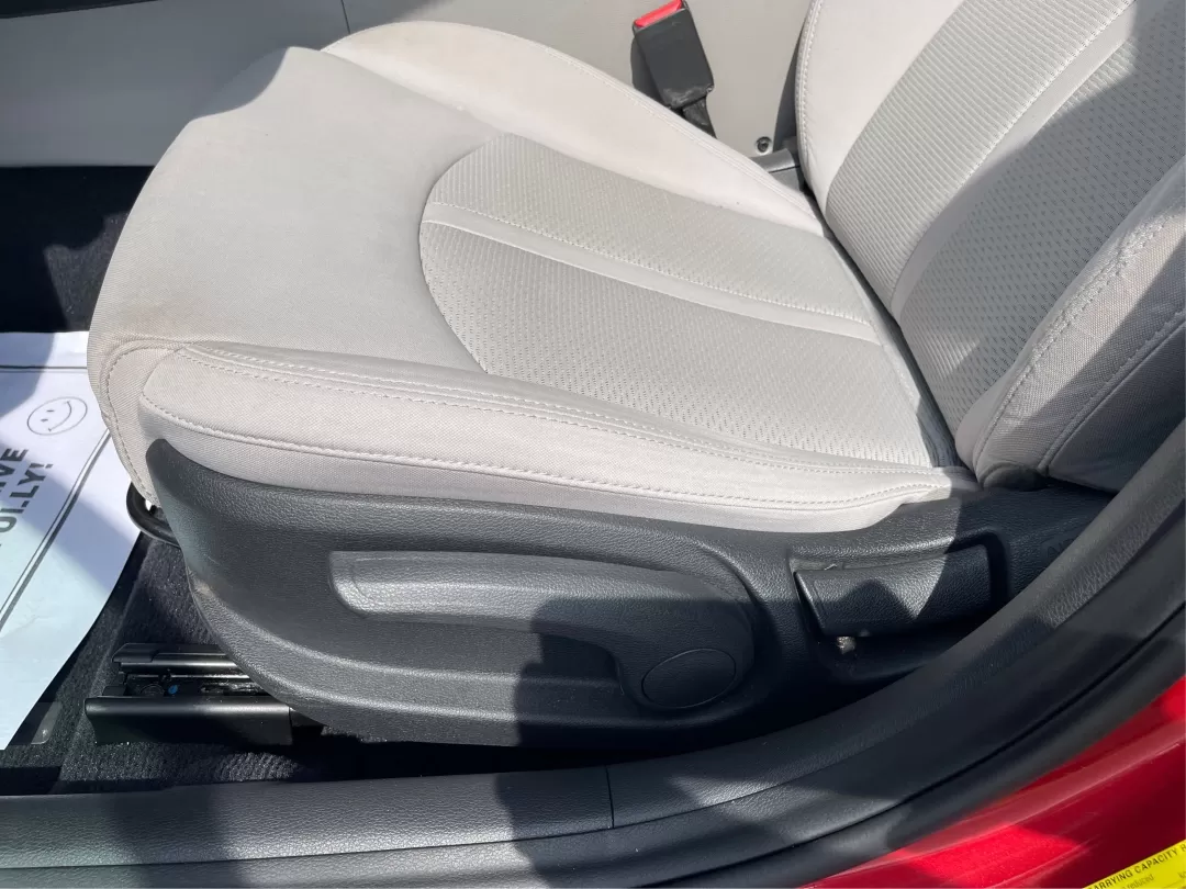 2017 Hyundai Sonata SE (5NPE24AF7HH) with an 2.4L I-4 gasoline direct injection engine, located at 880 E. National Road, Vandalia, OH, 45377, (937) 908-9800, 39.891918, -84.183594 - Photo#17