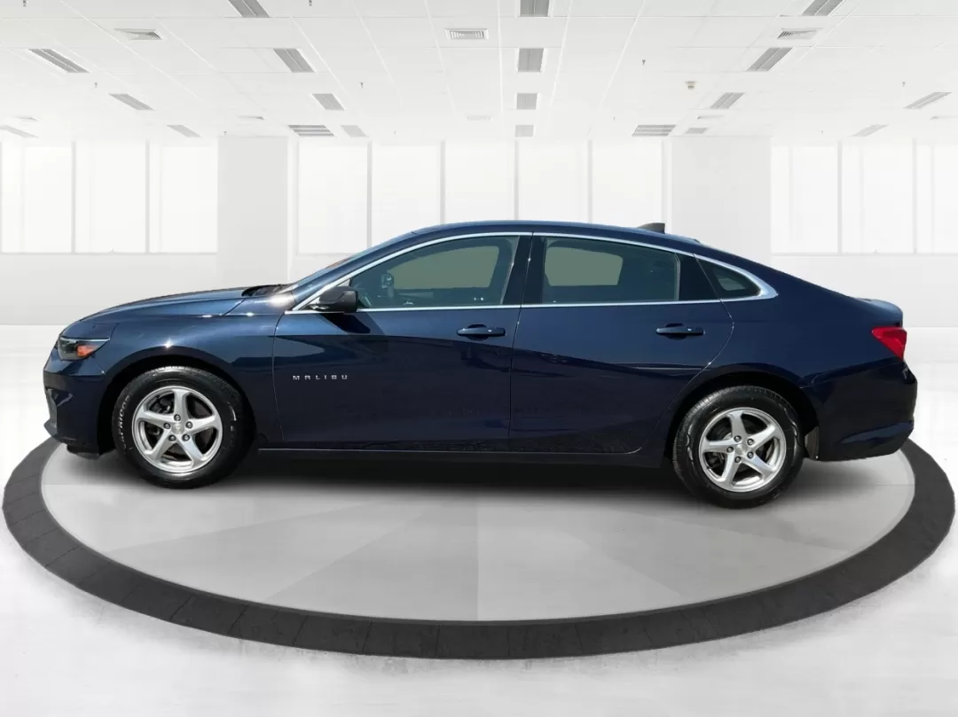2018 Chevrolet Malibu 1LS (1G1ZB5ST0JF) with an ECOTEC 1.5L I-4 gasoline direct injection engine, located at 1184 Kauffman Ave, Fairborn, OH, 45324, (937) 908-9800, 39.807072, -84.030914 - Photo#5