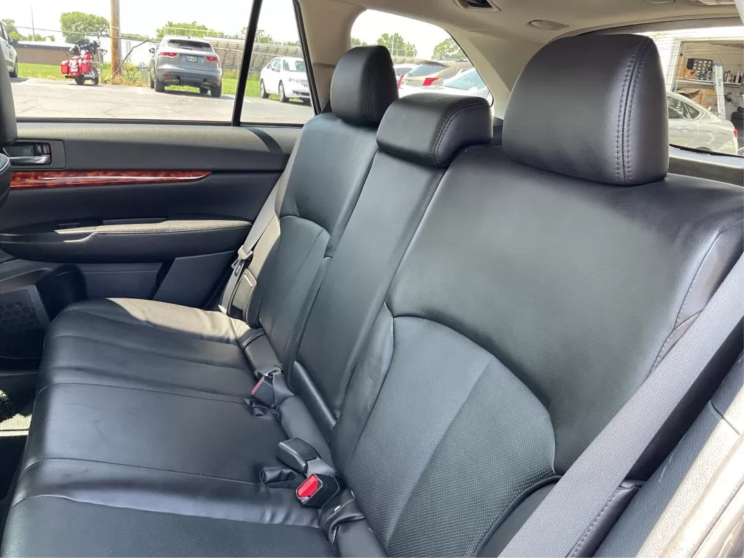 2010 Subaru Outback 2.5i Limited (4S4BRBKC5A3) with an 2.5L H-4 variable valve control engine, located at 1184 Kauffman Ave, Fairborn, OH, 45324, (937) 908-9800, 39.807072, -84.030914 - Photo#10