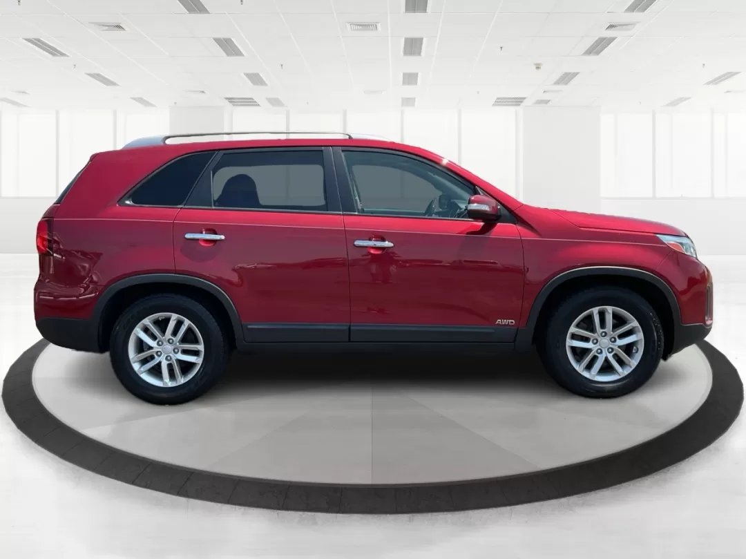 2014 Kia Sorento LX (5XYKTCA64EG) with an 2.4L I-4 gasoline direct injection engine, located at 1951 S Dayton Lakeview Rd., New Carlisle, OH, 45344, (937) 908-9800, 39.890999, -84.050255 - Photo#1