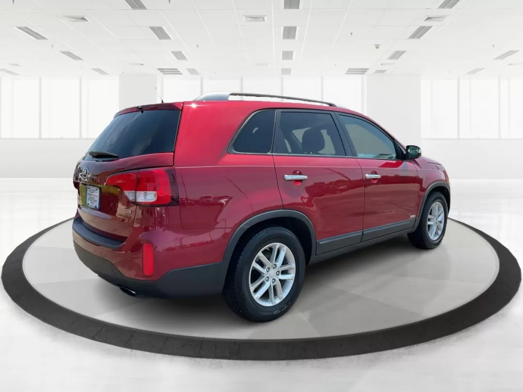 2014 Kia Sorento LX (5XYKTCA64EG) with an 2.4L I-4 gasoline direct injection engine, located at 1951 S Dayton Lakeview Rd., New Carlisle, OH, 45344, (937) 908-9800, 39.890999, -84.050255 - Photo#2