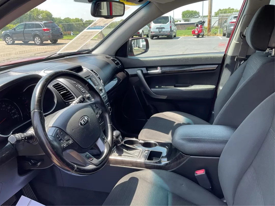 2014 Kia Sorento LX (5XYKTCA64EG) with an 2.4L I-4 gasoline direct injection engine, located at 1951 S Dayton Lakeview Rd., New Carlisle, OH, 45344, (937) 908-9800, 39.890999, -84.050255 - Photo#8