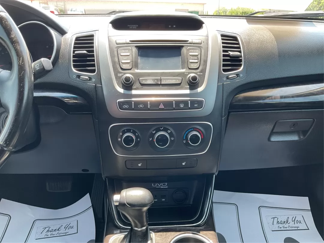 2014 Kia Sorento LX (5XYKTCA64EG) with an 2.4L I-4 gasoline direct injection engine, located at 1951 S Dayton Lakeview Rd., New Carlisle, OH, 45344, (937) 908-9800, 39.890999, -84.050255 - Photo#12