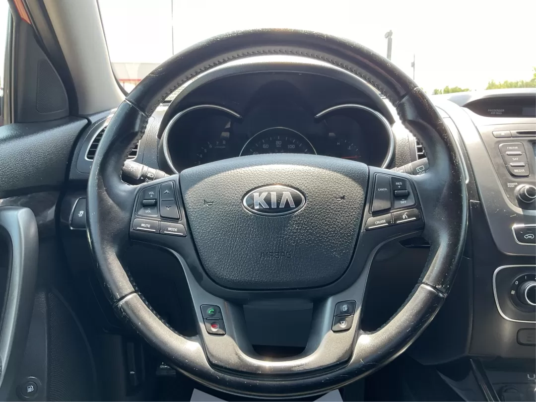 2014 Kia Sorento LX (5XYKTCA64EG) with an 2.4L I-4 gasoline direct injection engine, located at 1951 S Dayton Lakeview Rd., New Carlisle, OH, 45344, (937) 908-9800, 39.890999, -84.050255 - Photo#15