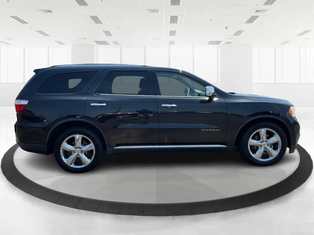 2013 Dodge Durango Citadel AWD (1C4SDJET4DC) with an 5.7L V8 OHV 16V engine, 5-Speed Automatic transmission, located at 8750 N County Rd 25A, Piqua, OH, 45356, (937) 908-9800, 40.164391, -84.232513 - Photo#1