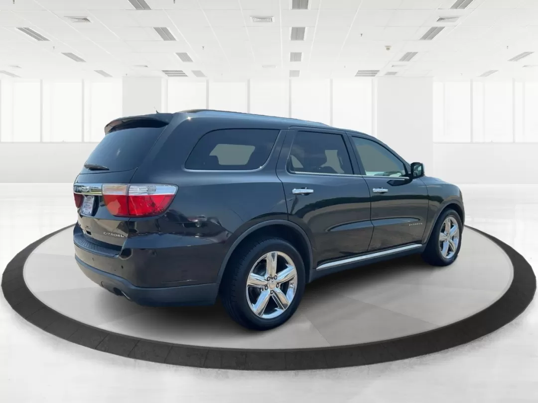 2013 Dodge Durango Citadel AWD (1C4SDJET4DC) with an 5.7L V8 OHV 16V engine, 5-Speed Automatic transmission, located at 8750 N County Rd 25A, Piqua, OH, 45356, (937) 908-9800, 40.164391, -84.232513 - Photo#2