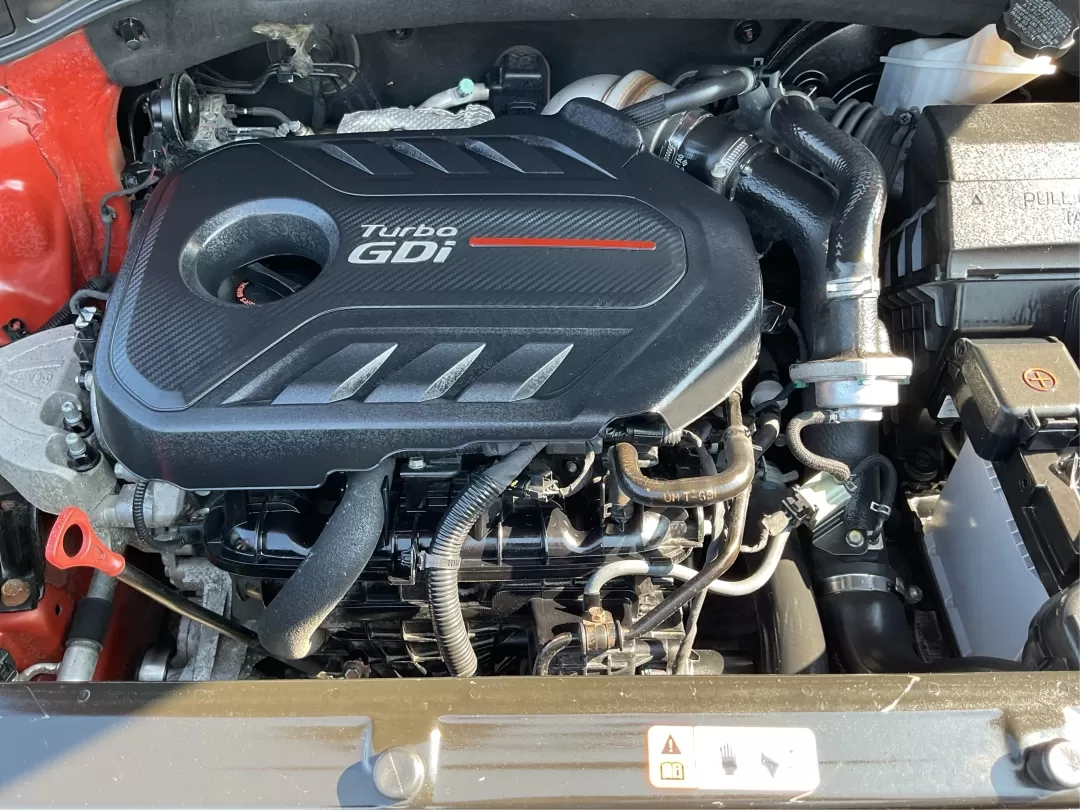 2017 Hyundai Santa Fe 2.0T Ultimate (5XYZW4LA5HG) with an Theta II 2L I-4 gasoline direct injection engine, located at 1184 Kauffman Ave, Fairborn, OH, 45324, (937) 908-9800, 39.807072, -84.030914 - Photo#11