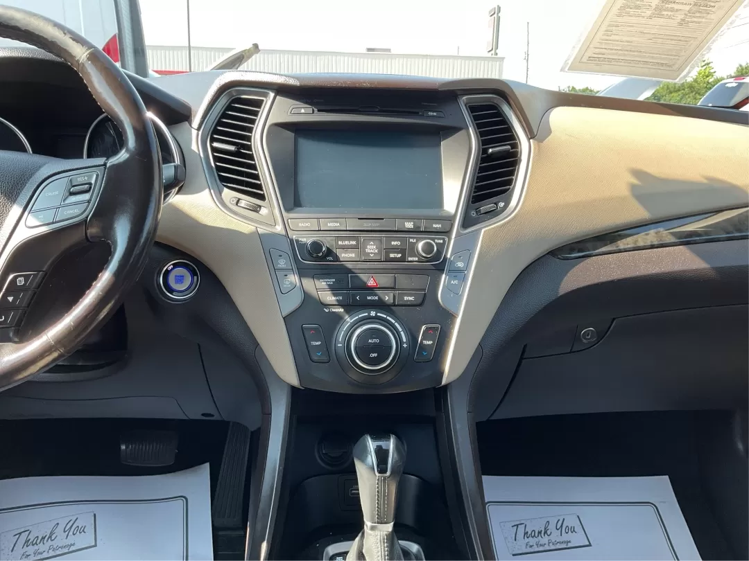 2017 Hyundai Santa Fe 2.0T Ultimate (5XYZW4LA5HG) with an Theta II 2L I-4 gasoline direct injection engine, located at 1184 Kauffman Ave, Fairborn, OH, 45324, (937) 908-9800, 39.807072, -84.030914 - Photo#13