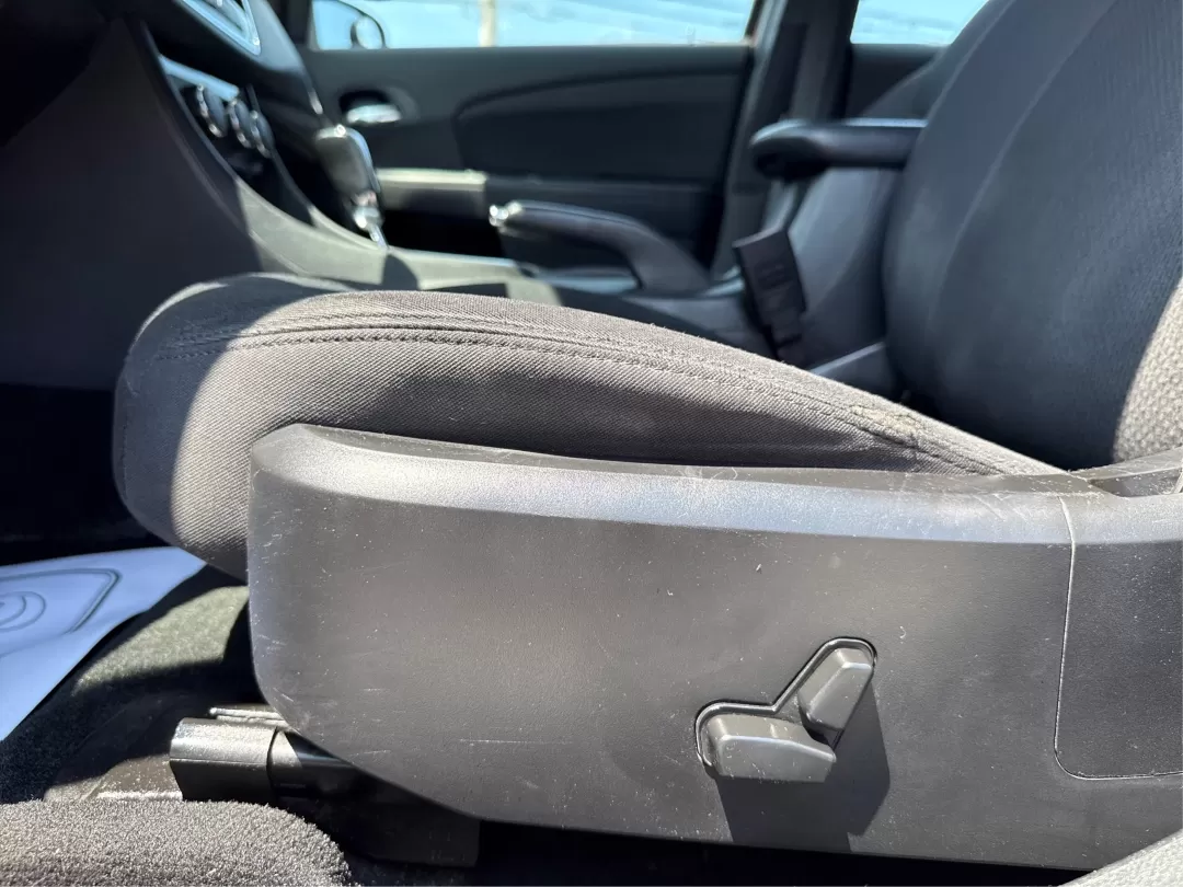 2014 Chrysler 200 Touring (1C3CCBBB6EN) with an Other engine, located at 1230 East Main St, Xenia, OH, 45385, (937) 908-9800, 39.688026, -83.910172 - Photo#18
