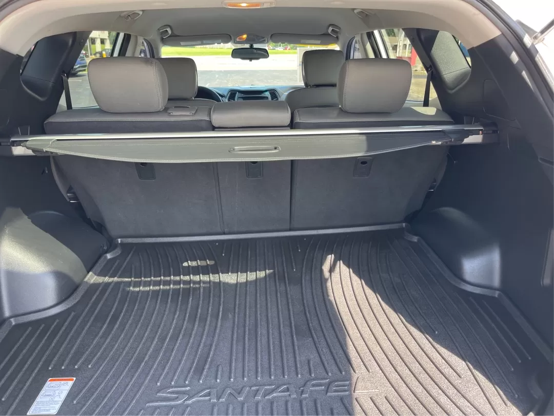 2017 Hyundai Santa Fe 2.4L (5XYZU3LB3HG) with an Theta II 2.4L I-4 gasoline direct injection engine, located at 1230 East Main St, Xenia, OH, 45385, (937) 908-9800, 39.688026, -83.910172 - Photo#11