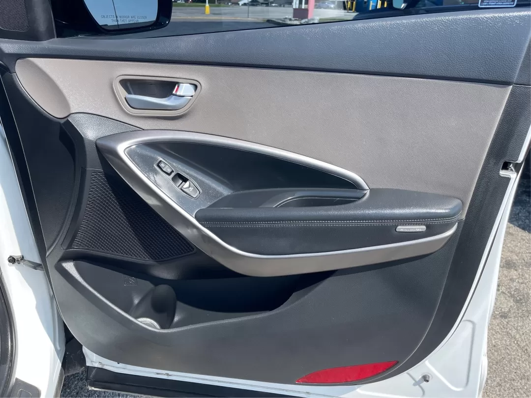 2017 Hyundai Santa Fe 2.4L (5XYZU3LB3HG) with an Theta II 2.4L I-4 gasoline direct injection engine, located at 1230 East Main St, Xenia, OH, 45385, (937) 908-9800, 39.688026, -83.910172 - Photo#19