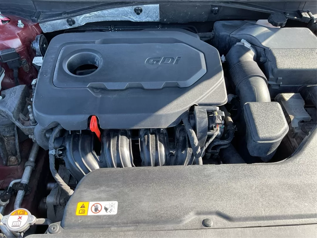 2015 Hyundai Sonata SE (5NPE24AFXFH) with an 2.4L I-4 gasoline direct injection engine, located at 1099 N County Rd 25A , Troy, OH, 45373, (937) 908-9800, 40.057079, -84.212883 - Discover the perfect balance of style, comfort, and reliability with the 2015 Hyundai Sonata SE, available now at Advantage Car and Credit in Fairborn, OH. Whether you're commuting to work, running errands in the nearby neighborhoods of Wright-Patterson Air Force Base, or heading out for a weekend a - Photo#11