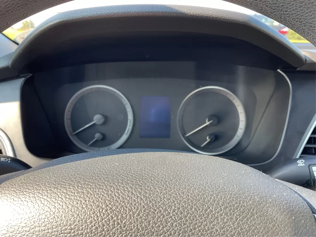 2015 Hyundai Sonata SE (5NPE24AFXFH) with an 2.4L I-4 gasoline direct injection engine, located at 1099 N County Rd 25A , Troy, OH, 45373, (937) 908-9800, 40.057079, -84.212883 - Discover the perfect balance of style, comfort, and reliability with the 2015 Hyundai Sonata SE, available now at Advantage Car and Credit in Fairborn, OH. Whether you're commuting to work, running errands in the nearby neighborhoods of Wright-Patterson Air Force Base, or heading out for a weekend a - Photo#15