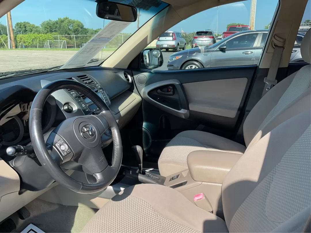2006 Toyota RAV4 Limited (JTMBD31V365) with an 2.4L I-4 DOHC engine, located at 1230 East Main St, Xenia, OH, 45385, (937) 908-9800, 39.688026, -83.910172 - Are you ready to elevate your driving experience? Whether you're navigating the hustle and bustle of city life or embarking on weekend adventures, this 2006 Toyota RAV4 Limited is the perfect companion. Imagine a reliable vehicle that combines comfort, versatility, and style, all in one package! Ava - Photo#9