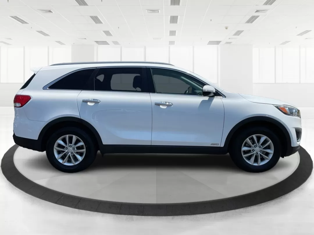 2016 Kia Sorento 2.4L LX (5XYPGDA34GG) with an 2.4L I-4 gasoline direct injection engine, located at 401 Woodman Dr, Riverside, OH, 45431, (937) 908-9800, 39.760899, -84.123421 - **Adventure Awaits: Drive Home This 2016 Kia Sorento from Advantage Car and Credit!**<br /> <br /> Are you searching for the perfect vehicle that effortlessly combines style, comfort, and the ability to tackle any adventure? Look no further than this stunning **2016 Kia Sorento 2.4L LX**! Whether yo - Photo#1