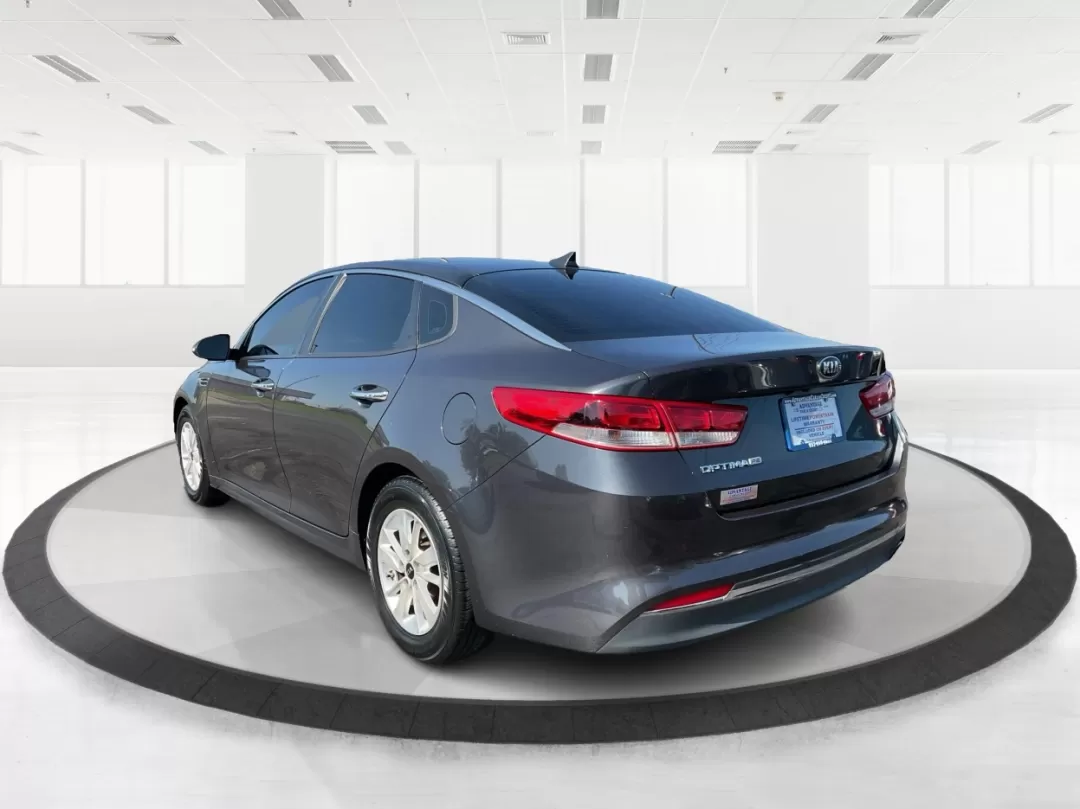 2017 Kia Optima LX (5XXGT4L37HG) with an Theta II 2.4L I-4 gasoline direct injection engine, located at 4508 South Dixie Dr, Moraine, OH, 45439, (937) 908-9800, 39.689976, -84.218452 - Discover the perfect blend of style and functionality with this 2017 Kia Optima LX, available at Advantage Car and Credit, your trusted Buy Here Pay Here dealership in Fairborn, OH. Whether you're commuting to work, shuttling the kids to school, or planning a weekend getaway, this sedan is designed - Photo#4