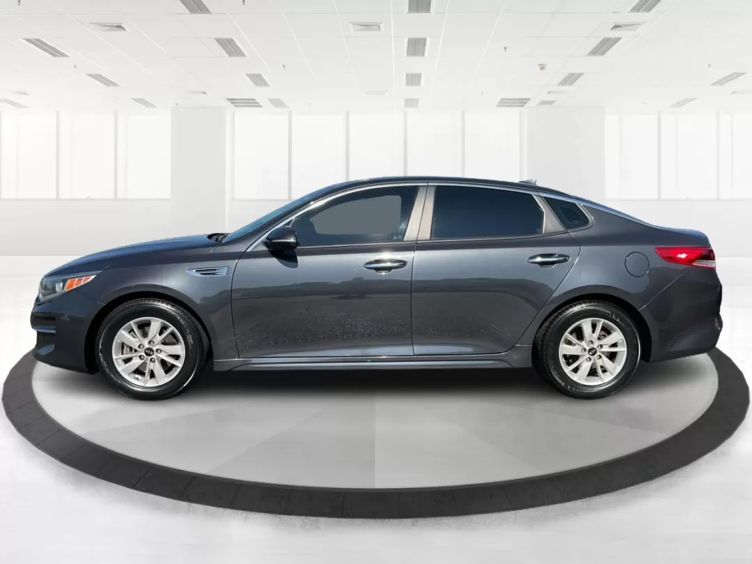 2017 Kia Optima LX (5XXGT4L37HG) with an Theta II 2.4L I-4 gasoline direct injection engine, located at 4508 South Dixie Dr, Moraine, OH, 45439, (937) 908-9800, 39.689976, -84.218452 - Discover the perfect blend of style and functionality with this 2017 Kia Optima LX, available at Advantage Car and Credit, your trusted Buy Here Pay Here dealership in Fairborn, OH. Whether you're commuting to work, shuttling the kids to school, or planning a weekend getaway, this sedan is designed - Photo#5